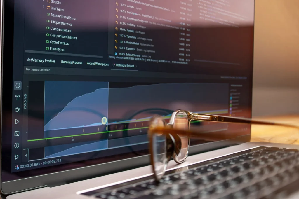 Tableau de bord de monitoring affichant la disponibilité d'un site web en temps réel
